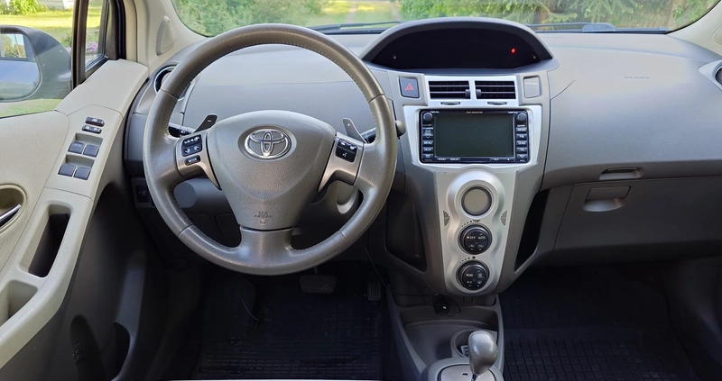 Toyota Yaris cena 23500 przebieg: 216000, rok produkcji 2009 z Międzyrzec Podlaski małe 254